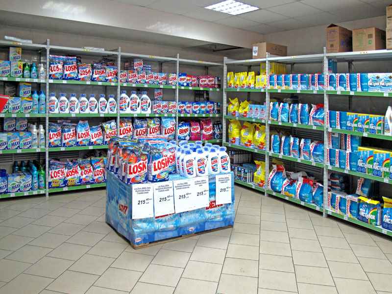Полочные стеллажи ГТС Универсал для хозяйственного магазина: Площадь 1000 кв м, высота 2 м