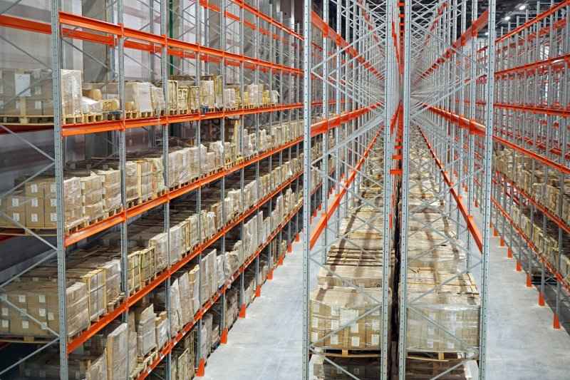 Фронтальный паллетный стеллаж для магазина крепежа: 6000 кв м паллетных стеллажей